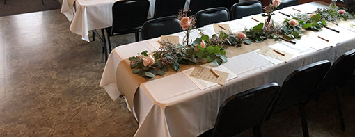 table-with-flowers